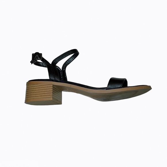 New Look Black Low-Block Heel Sandals - Picture 4 of 8